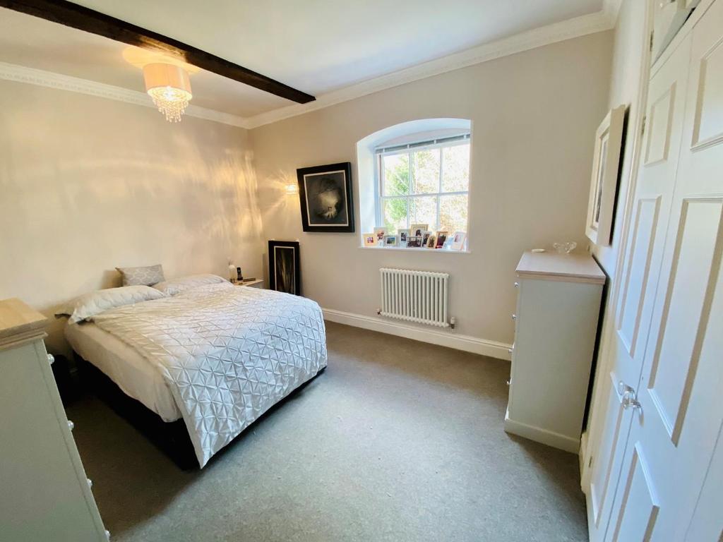 Bed1.jpg
