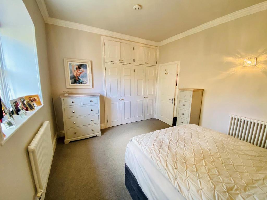 Bed1a.jpg