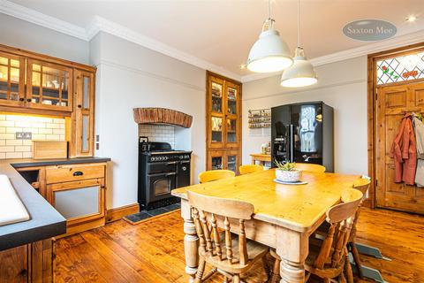 15 Coronation Road, Stocksbridge, Sheffield, S36 1AX