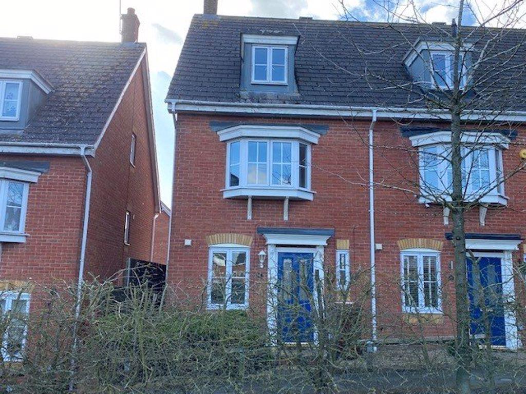 Bluebell Close Corby 3 bed house £850 pcm (£196 pw)