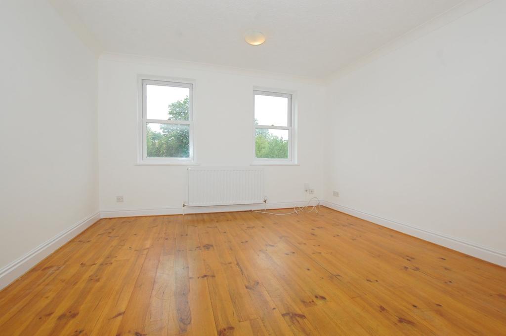 Vicarage Drive, Beckenham, BR3 1 bed terraced house £1,050 pcm (£242 pw)