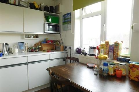 78a Gifford Gardens, London, W7 3AW
