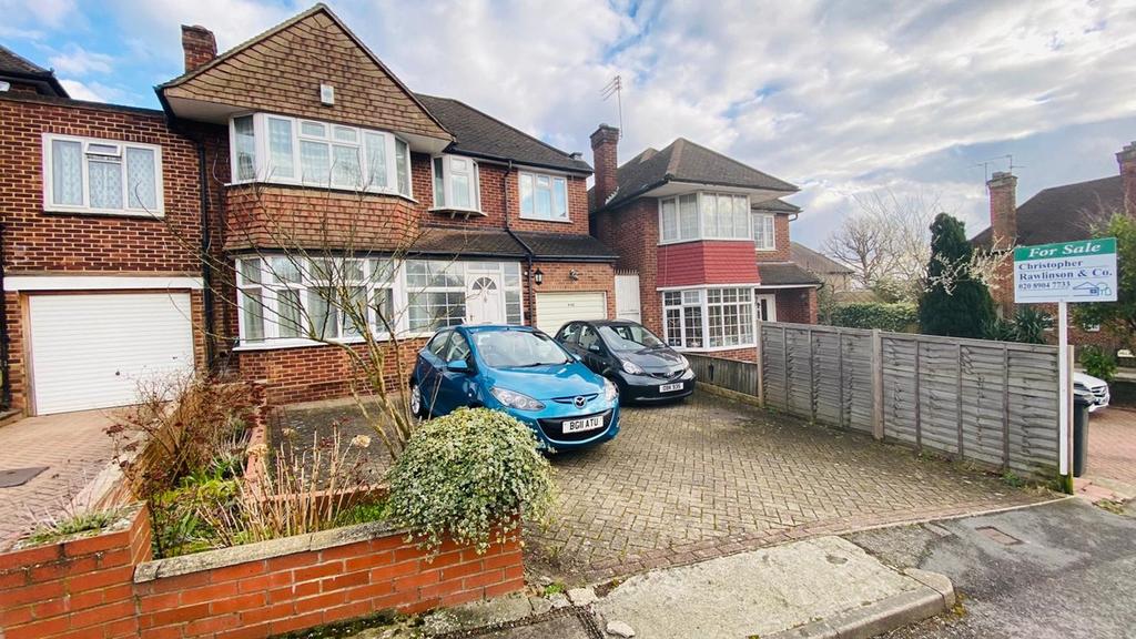 Salmon Street, Kingsbury, NW9 4 bed semidetached house £900,000