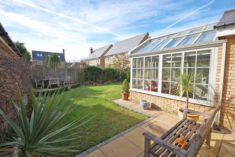 5 Petworth Close, Great Notley, Braintree, CM77 7XS