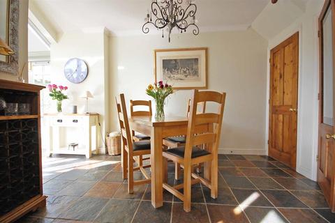 5 Petworth Close, Great Notley, Braintree, CM77 7XS