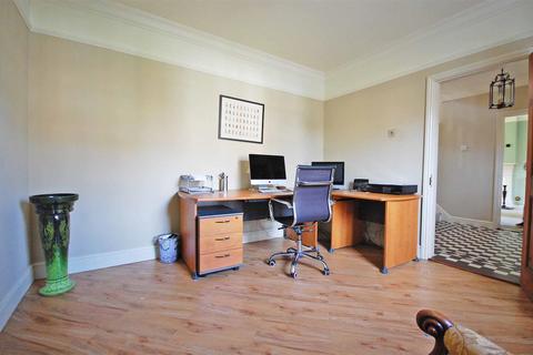 5 Petworth Close, Great Notley, Braintree, CM77 7XS