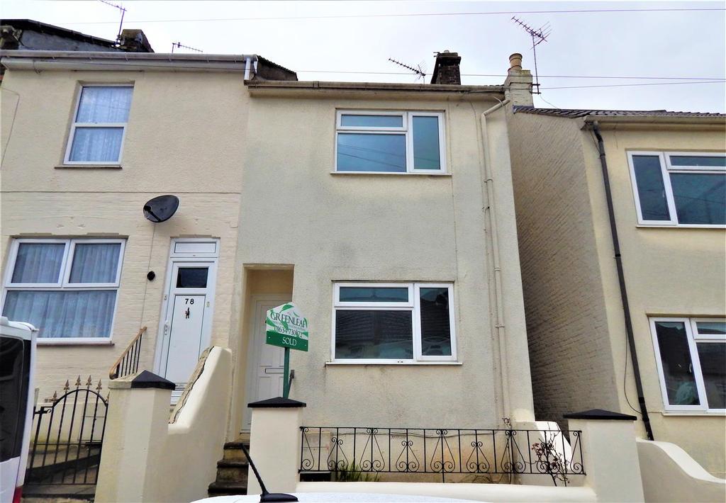 Gordon Road, Chatham 3 bed end of terrace house £950 pcm (£219 pw)