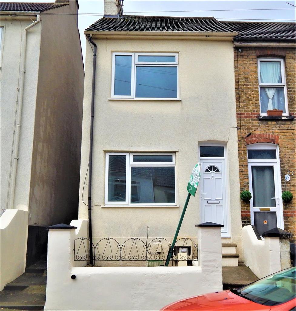 Gordon Road, Chatham 3 bed end of terrace house £1,000 pcm (£231 pw)