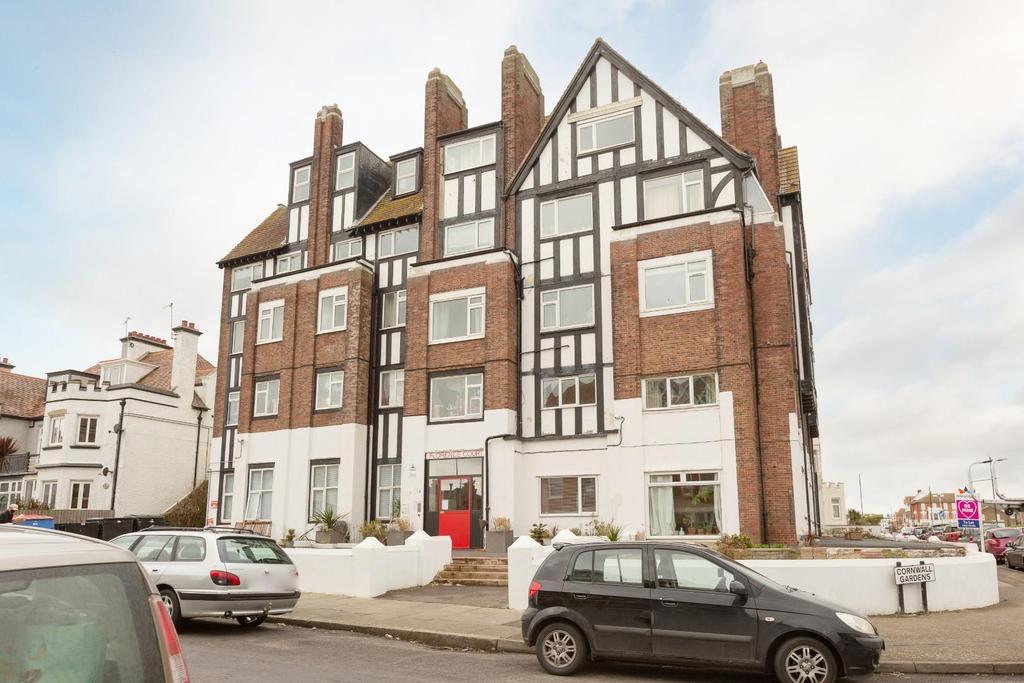 Florence Court, Eastern Esplanade, Margate 2 bed flat for sale £142,500