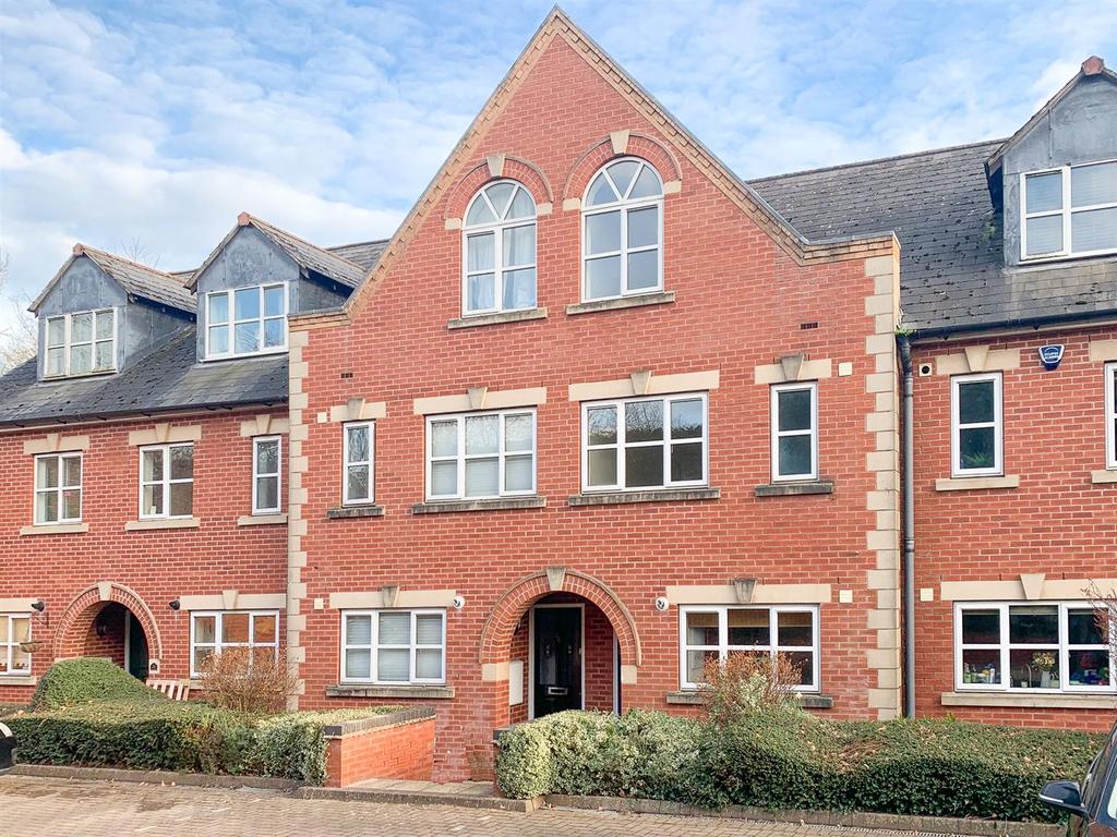Terry Avenue, Leamington Spa 3 bed townhouse £280,000