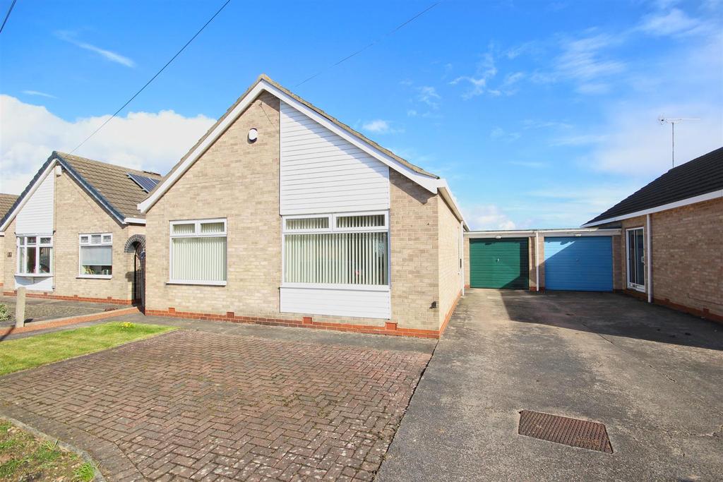 Brimington Road, Willerby, Hull 2 bed semidetached bungalow £250,000