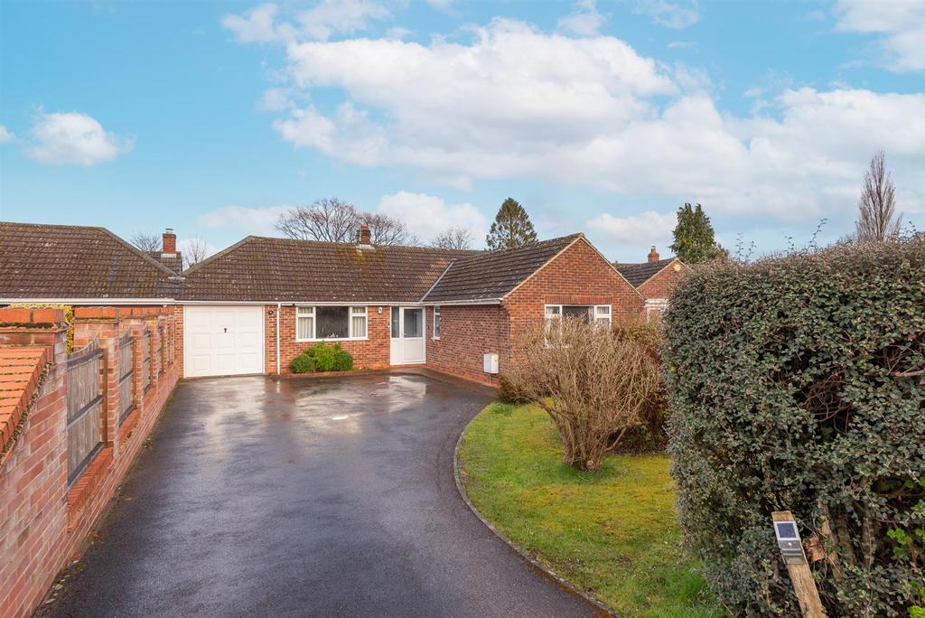 Cavalier Road, Old Basing, Basingstoke 3 bed detached bungalow £500,000