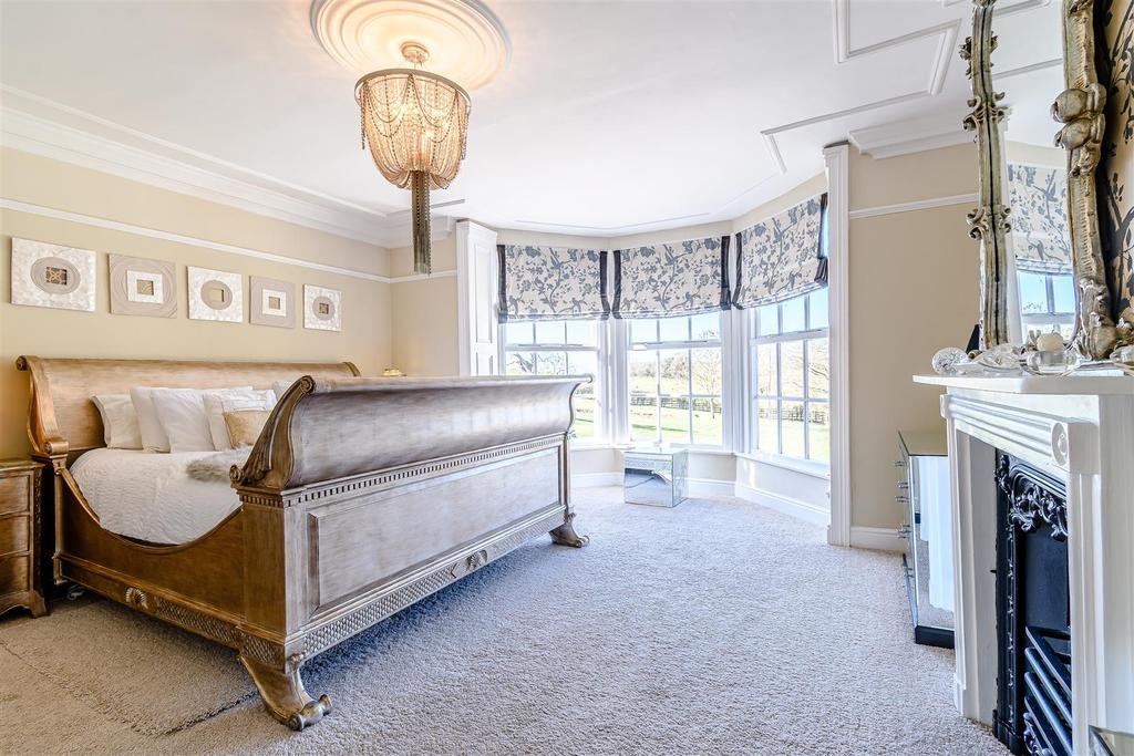 8453534-interior35.jpg