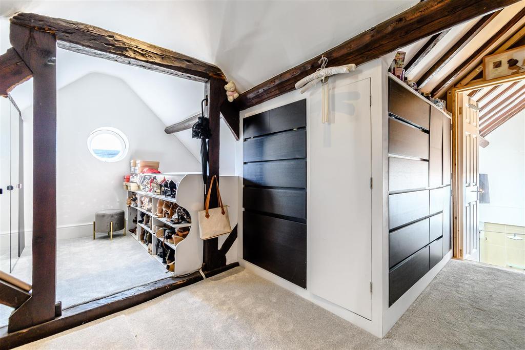 8453534-interior41.jpg