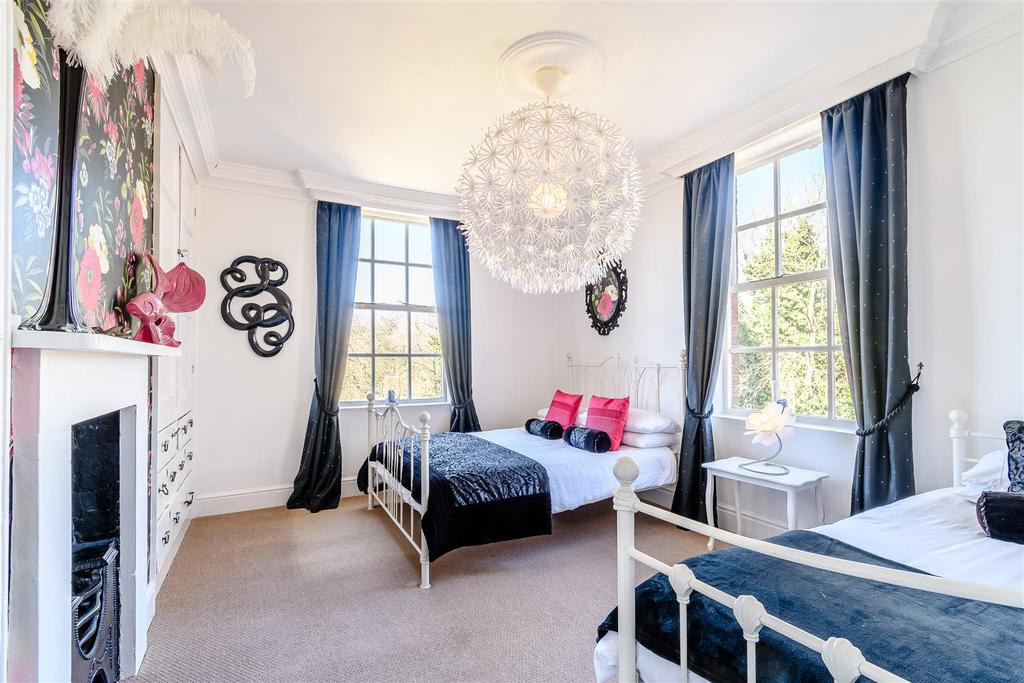 8453534-interior31.jpg