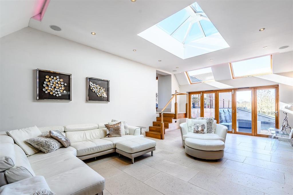 8453534-interior67.jpg