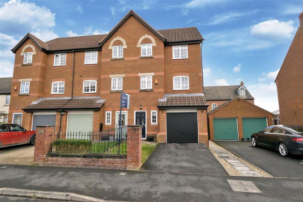 Pennymoor Drive 4 bed townhouse £210,000