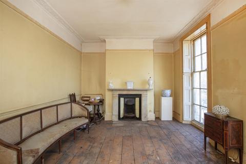 8 Addington Square, London, SE5 7JZ