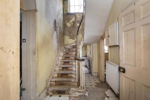 8 Addington Square, London, SE5 7JZ