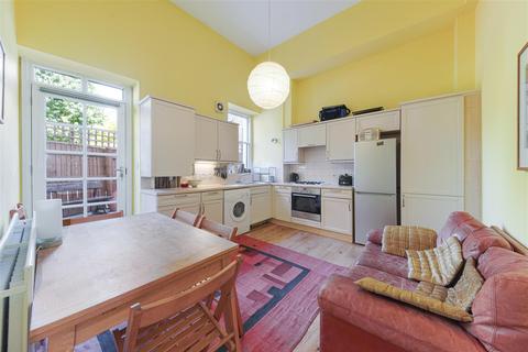 2 bedroom flat for sale - Clissold Road, Stoke Newington, N16