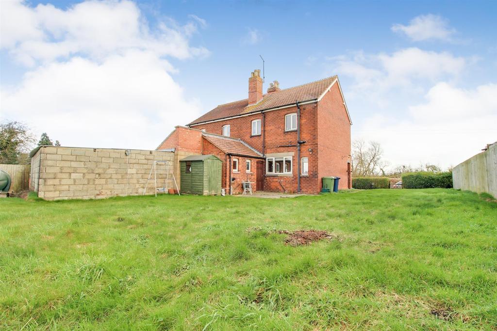 Sandhurst Lane, Sandhurst, Gloucester 2 bed semidetached house £265,000