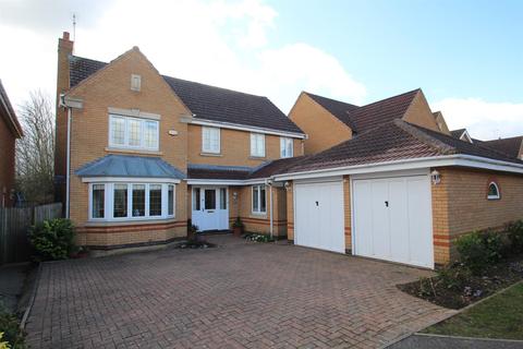 15 Hall Close, Old Stratford, Milton Keynes, MK19 6NH