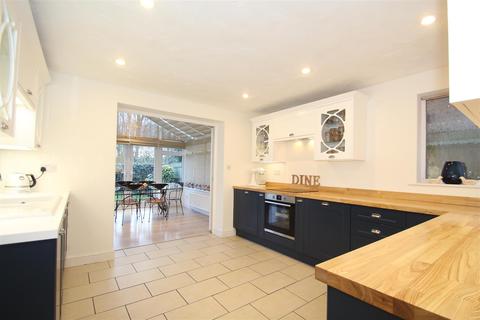 15 Hall Close, Old Stratford, Milton Keynes, MK19 6NH