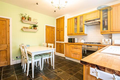 109 Lydgate Lane, Sheffield, S10 5FN