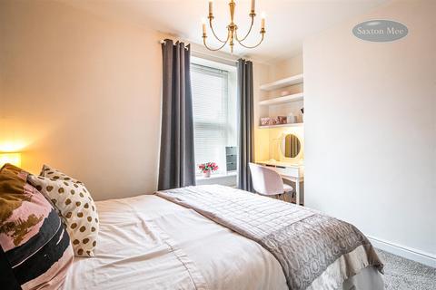 109 Lydgate Lane, Sheffield, S10 5FN
