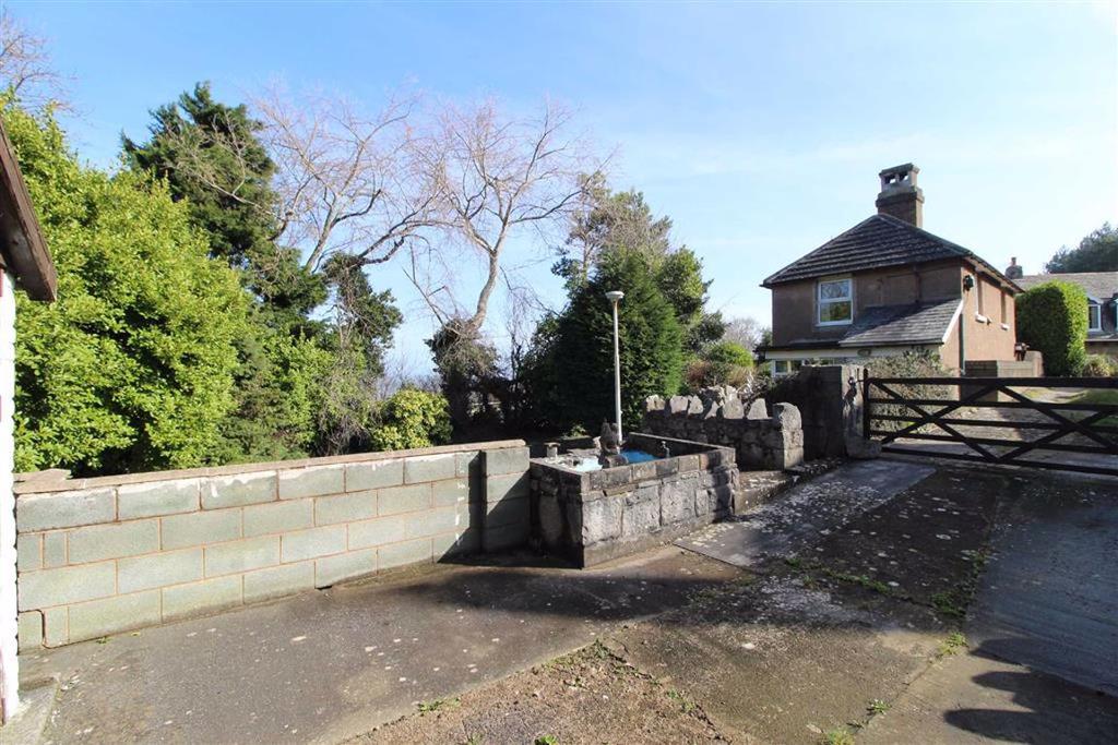 Abergele Road, Llanddulas 2 bed detached house £90,000