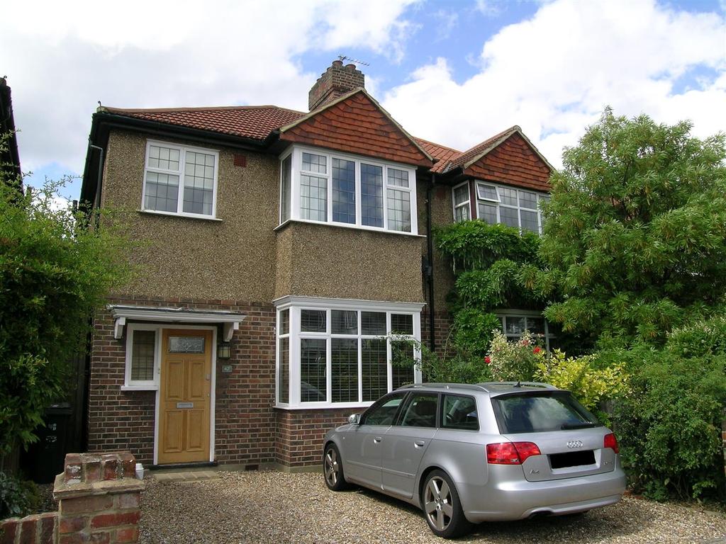 Lingfield Avenue, Kingston 3 bed semidetached house £1,950 pcm (£450 pw)