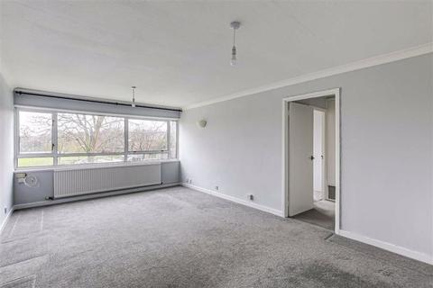4 Master Close, Oxted, RH8 9NA