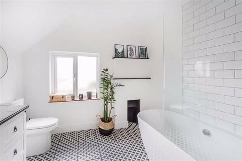 31 Beadles Lane, Oxted, RH8 9JG