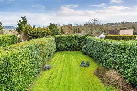 31 Beadles Lane, Oxted, RH8 9JG