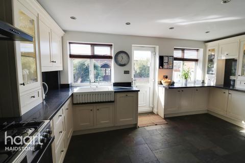 9 Beacon Road, Lenham, Maidstone, ME17 2HJ