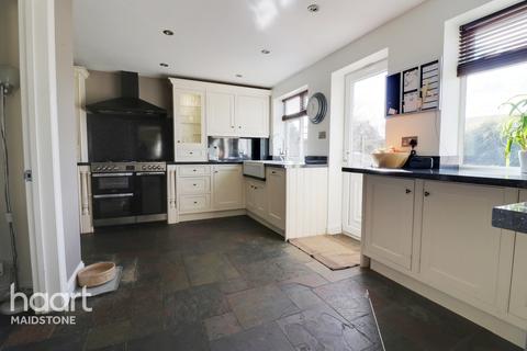 9 Beacon Road, Lenham, Maidstone, ME17 2HJ