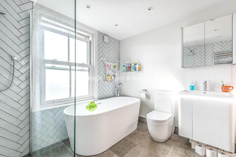 44 Glenwood Road, London, SE6 4NF
