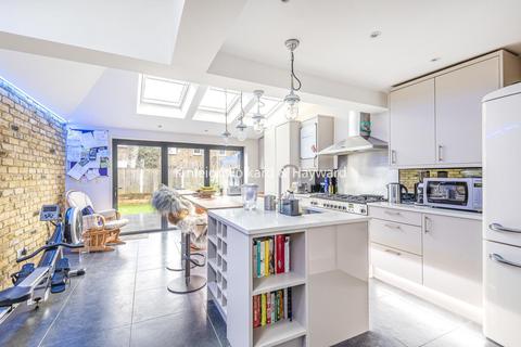 44 Glenwood Road, London, SE6 4NF