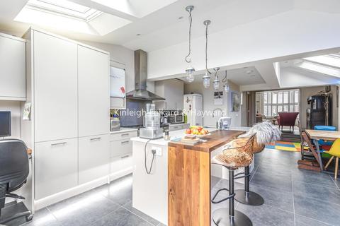44 Glenwood Road, London, SE6 4NF