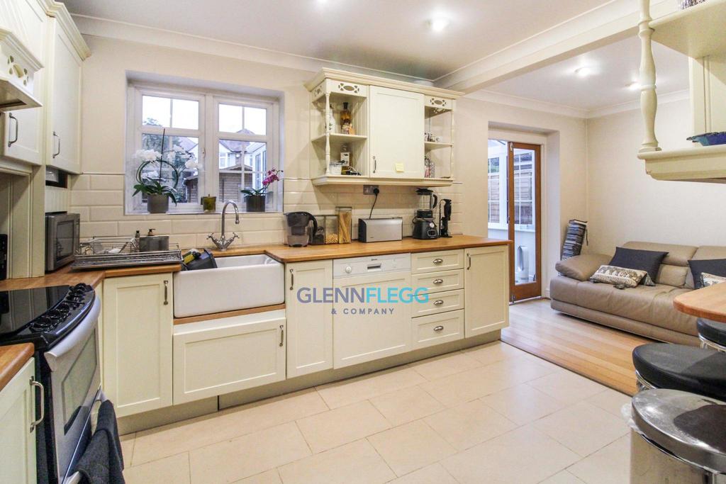 Open & Operating As Normal London Road, Datchet 3 bed detached house