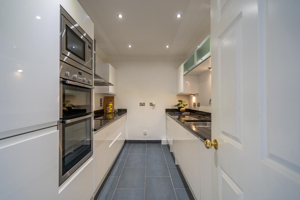 A page   Image (27 of 74).jpg