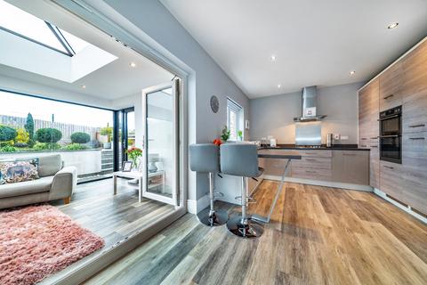 42 Eton Walk, Wakefield, WF1 2FE