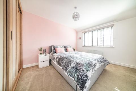 42 Eton Walk, Wakefield, WF1 2FE