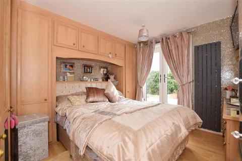 4 Lower Swaines, Epping, CM16 5ER