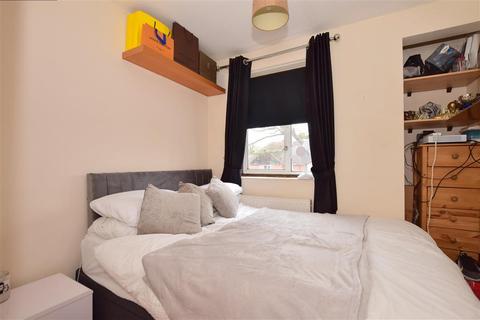 4 Lower Swaines, Epping, CM16 5ER