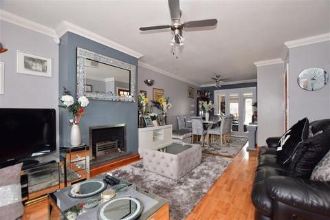 4 Lower Swaines, Epping, CM16 5ER