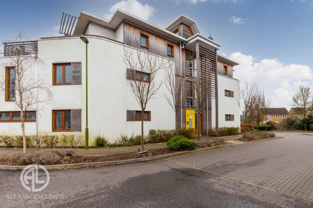 Hartington Place, Letchworth Garden... 2 bed apartment £125,000