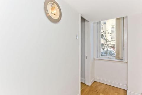 6/2 St. Clair Place, Edinburgh, EH6 8JZ