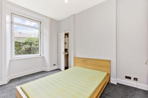 6/2 St. Clair Place, Edinburgh, EH6 8JZ