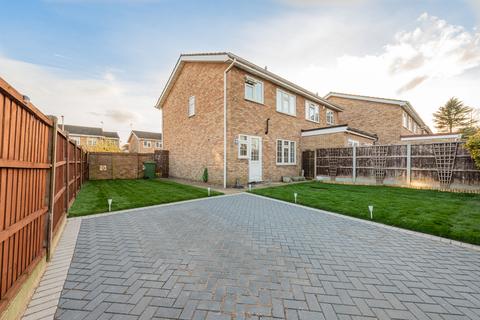 2 Silver Way, Romford, RM7 8EX